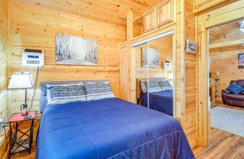 Show Low House | Grill, Fire Pit: Pet-Friendly Lakeside Cottage!