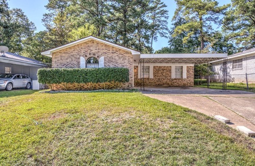 Shreveport House | Grill, Relax, or Play at Home Away From Home