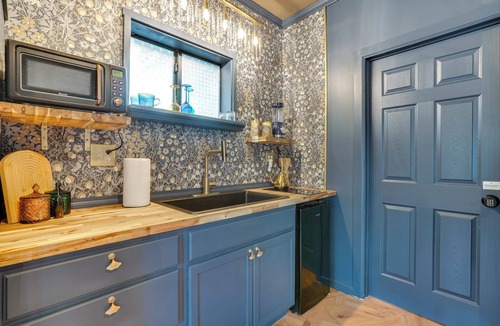 Lost Bridge Village Apartment | Grill & Rooftop Deck: Cozy Hideaway in Garfield
