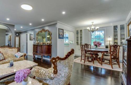Grimsby Apartment | Grimsby Lakeside Vacation Home