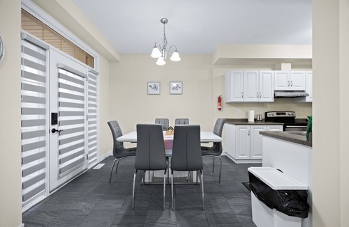 Grimsby House | Grimsby Luxe ~Spotless and Cozy ~Fresh Linens