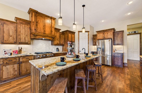 Ruidoso House | Grindstone Lake Lodge -Views-Family Reunion Ready
