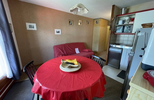 Laveissiere Apartment | Griou N°52