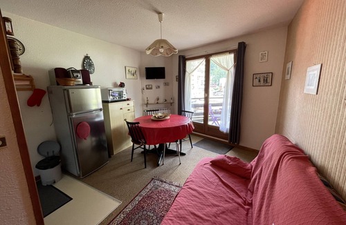 Laveissiere Apartment | Griou N°52