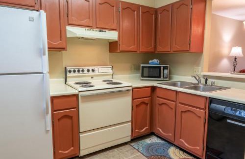 Ruidoso House | Grisham's View Condo: Central Condo with a Golf Course View!