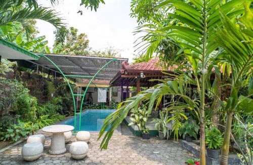 Banjarasri House | Griya Kulon Yogya