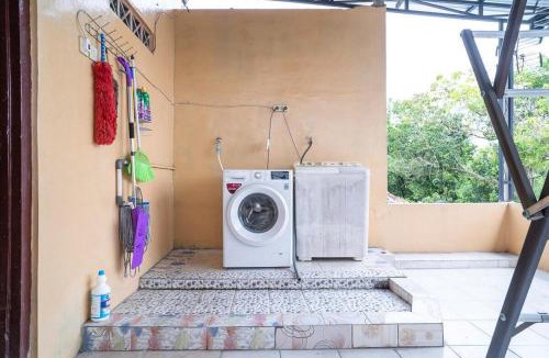 Ngemplak Hotel | Griya Mustika Homestay Syariah Cangkringan Kaliurang RedPartner