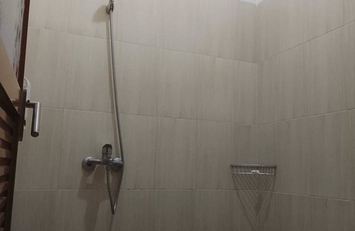 Ngaglik House | Griya Sarah Backpacker Homestay by Bias