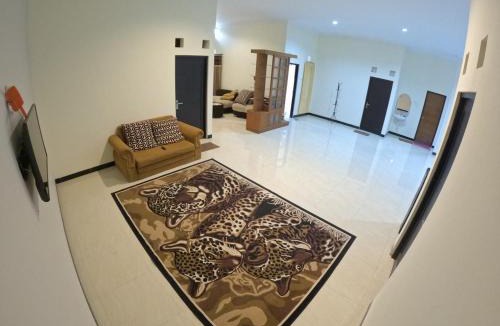 Ngemplak House | Griya Sukoharjo Homestay Jogja