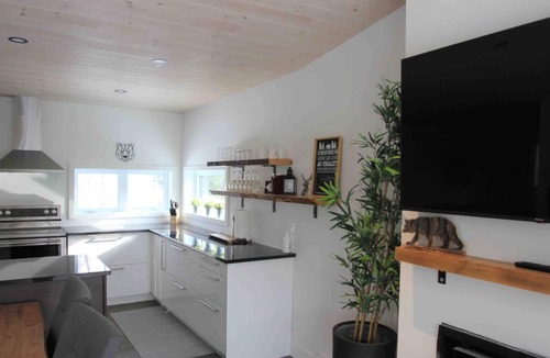 Baie-St-Paul Ski Chalet | Grizzly de Charlevoix 5: Hot Tub, Scenic Views