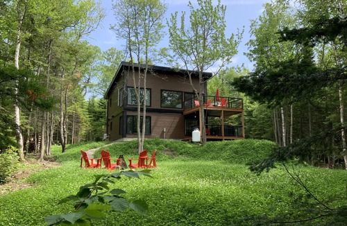 Baie-St-Paul Ski Chalet | Grizzly de Charlevoix 5: Hot Tub, Scenic Views