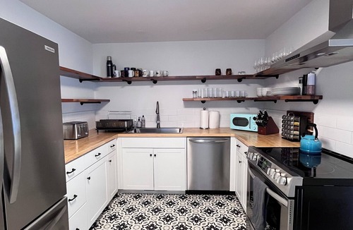 University District House | Grizzly Getaway