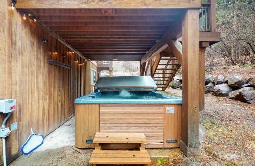 Roslyn Ridge House | Grizzly Grove