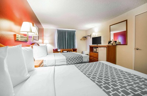 Evanston Hotel | Grizzly Inn