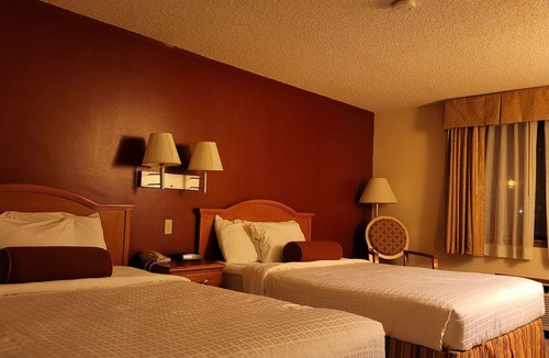 Evanston Hotel | Grizzly Inn