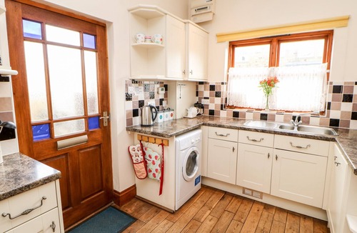 Masham Cottage | GROMIT COTTAGE, pet friendly, with open fire in Masham