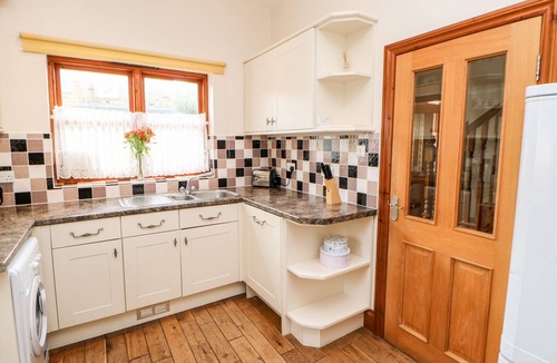 Masham Cottage | GROMIT COTTAGE, pet friendly, with open fire in Masham