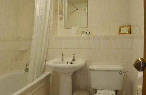 Thirlmere House | Grooms Room