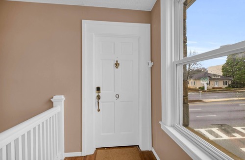 Greenville Downtown Condo | Groovy 2BR Downtown Greenville Condo w/ King Beds