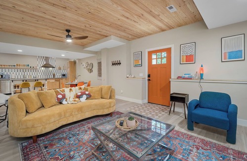 Treloar Apartment | Groovy In-Laws Suite