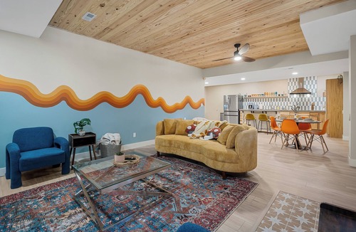 Treloar Apartment | Groovy In-Laws Suite