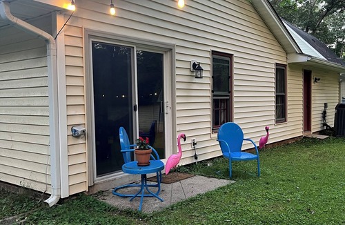 Durham House | Groovy stay in Durham! Pets stay FREE in Dec & Jan!
