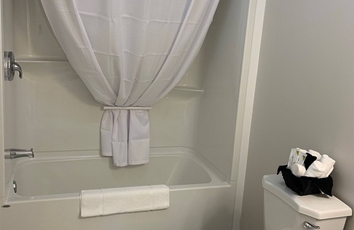 Rocky Harbour Apartment | Gros Morne Coastal Suites #2