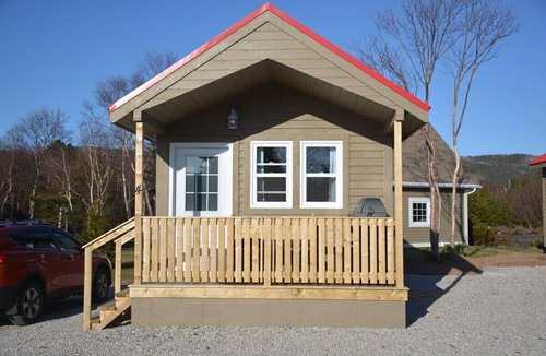 Rocky Harbour House | Gros Morne Tiny Chalets