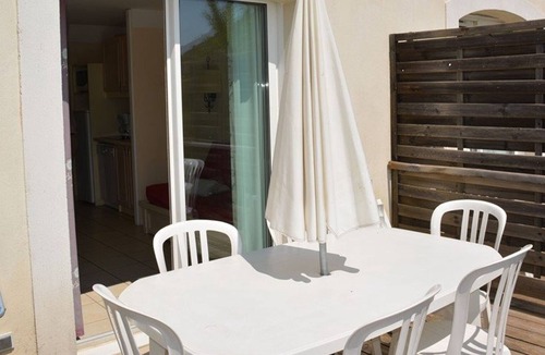 Rouret House | Grospierres holiday home, 2 bedrooms, 6 people