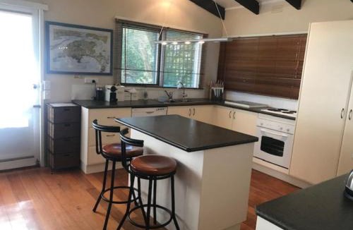 Ventnor House | Grossard Point Retreat