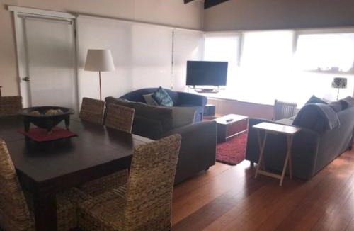 Ventnor House | Grossard Point Retreat