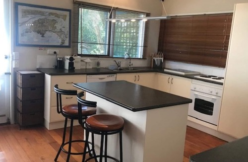 Ventnor House | Grossard Point Retreat