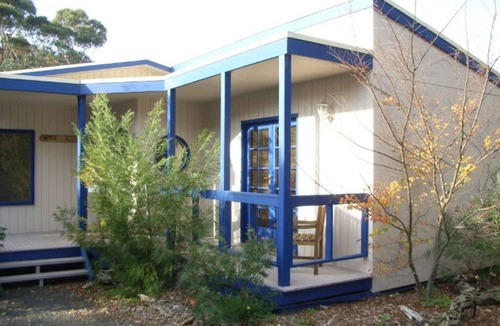 Ventnor House | Grossard Point Retreat