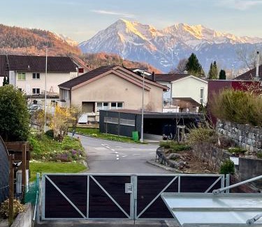 Steffisburg Apartment | Grosse Ferienwohnung ideal für Gruppen, nähe Thun und Interlaken