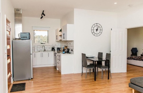 Torquay Apartment | Grossmans Pavillion Getaway