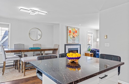 Groton Long Point House | Groton Long Point 3BR Walk to Private Beaches Near Mystic & USCG Academy