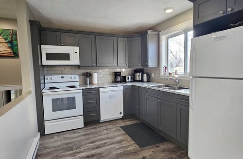 Tobermory Cottage | Grotto Basecamp Lodge 10+ Guests Accessibility Mobility Friendly Space Tobermory