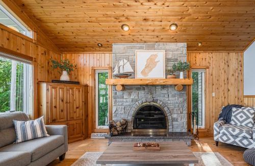 Tobermory House | Grotto Escape Unwind at Cameron Lakehouse