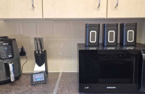 Leicester Apartment | Ground 1 Bed Flat with a Garden