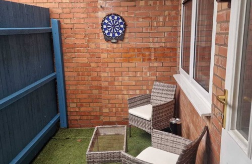 Leicester Apartment | Ground 1 Bed Flat with a Garden