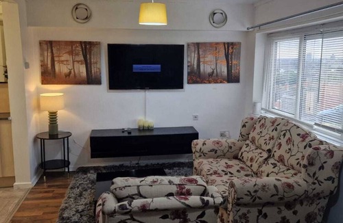 Leicester Apartment | Ground 1 Bed Flat with a Garden