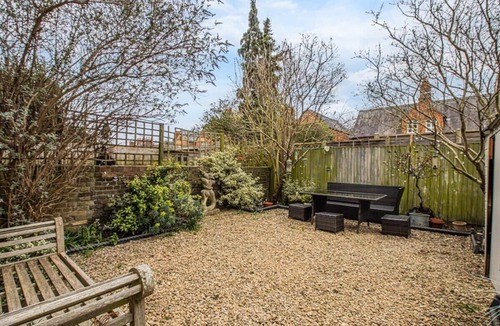 Windsor Apartment | Ground Floor 1-Bedroom Flat in Windsor