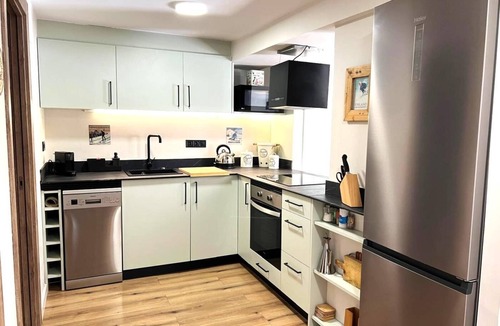 La Molina Apartment | Ground Floor 3 rooms Fireplace, Private Patio & Wi-Fi