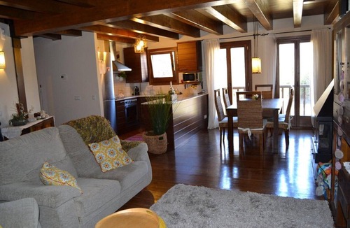 Queixans Apartment | Ground Floor 3 rooms Pool, Fireplace, Garden & Wi-Fi