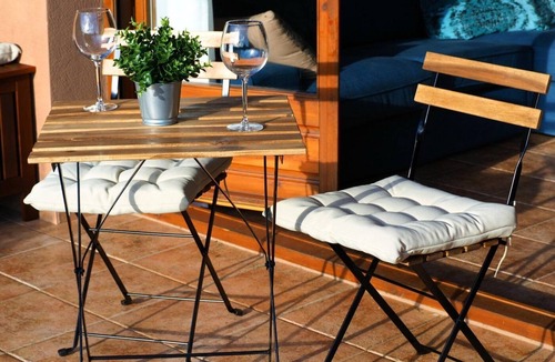 Llivia Apartment | Ground Floor 3 rooms Fireplace, Garden, Views & Wi-Fi