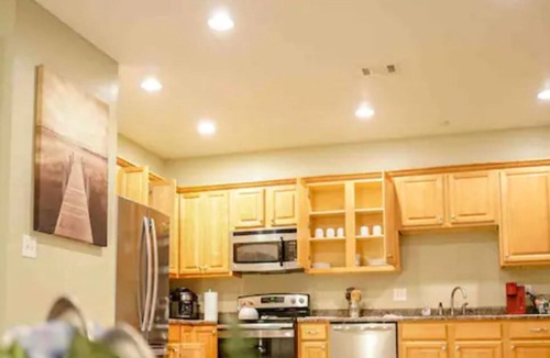 Kreole Apartment | Ground Floor, 3BR, Sleeps 8, WD, Gulf Coast MS