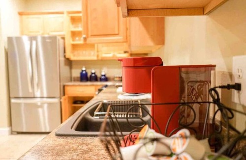 Kreole Apartment | Ground Floor, 3BR, Sleeps 8, WD, Gulf Coast MS