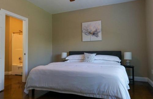 Kreole Apartment | Ground Floor, 3BR, Sleeps 8, WD, Gulf Coast -F-