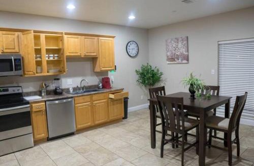 Kreole Apartment | Ground Floor, 3BR, Sleeps 8, WD, Gulf Coast -F-