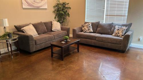 Kreole Apartment | Ground Floor, 3BR, Sleeps 8, WD, Gulf Coast -F-